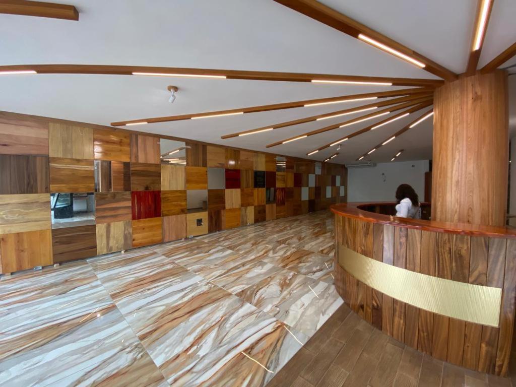 Murex Plaza Hotel & Suites Монровия Екстериор снимка