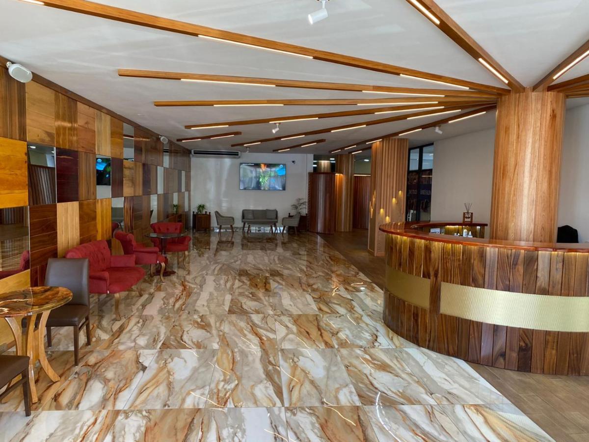 Murex Plaza Hotel & Suites Монровия Екстериор снимка
