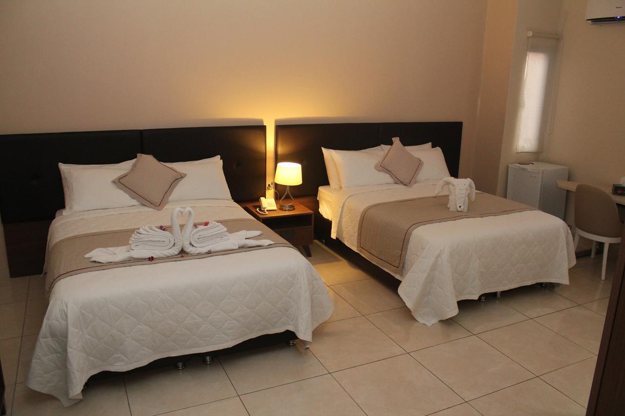 Murex Plaza Hotel & Suites Монровия Екстериор снимка