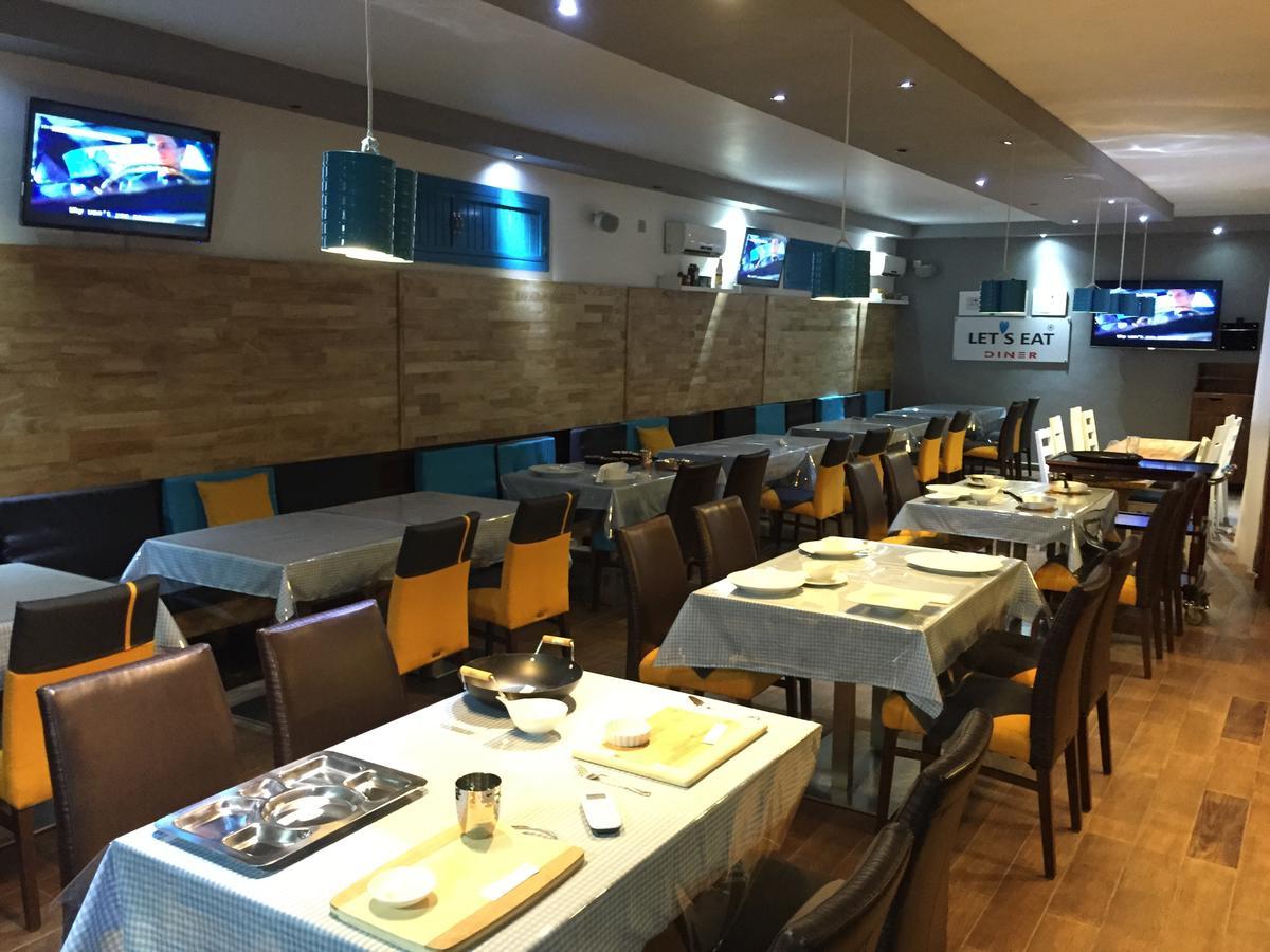 Murex Plaza Hotel & Suites Монровия Екстериор снимка