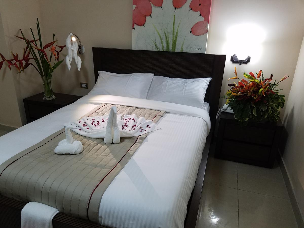 Murex Plaza Hotel & Suites Монровия Екстериор снимка