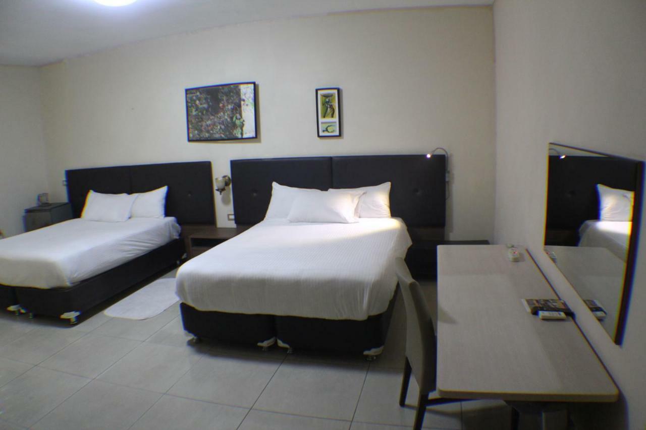 Murex Plaza Hotel & Suites Монровия Екстериор снимка