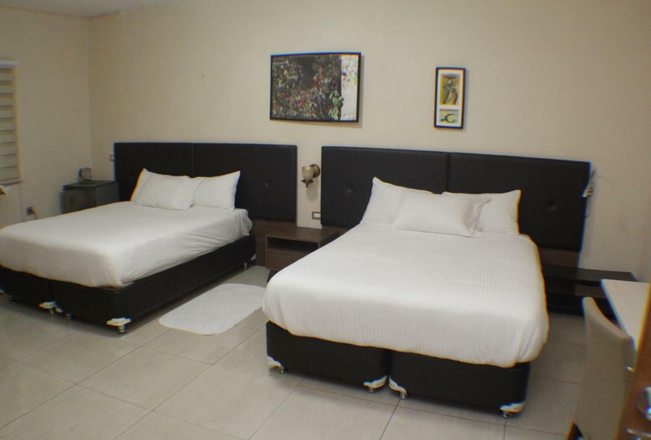 Murex Plaza Hotel & Suites Монровия Екстериор снимка